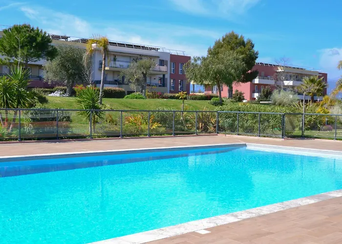 Superbe 3 Pieces Jardin Piscine Nice