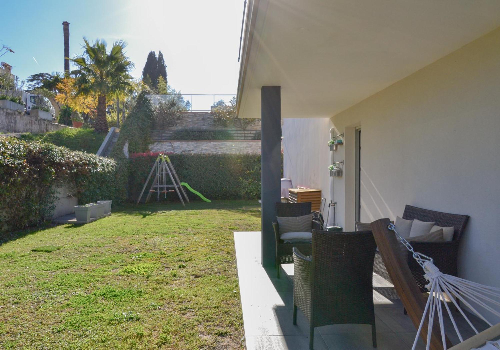 Superbe 3 Pieces Jardin Piscine Apartment